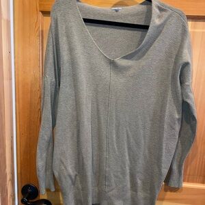 Women's V-Neck Sweater - Olive Green